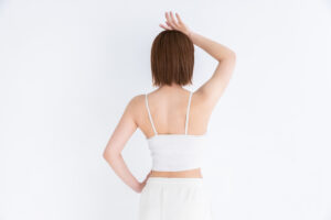 お腹の脂肪吸引のダウンタイムはいつまで？経過・仕事復帰の目安・拘縮の見分け方を解説